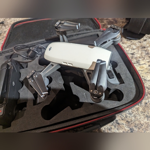 Dji spark fly more combo - Picture 4 of 5
